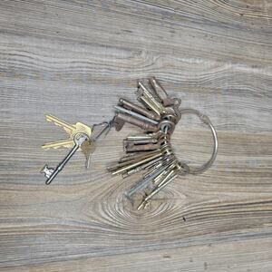 Vintage Keys, Lot of Assorted Skeleton, Door, Auto, Padlock, Crafting Jewelry